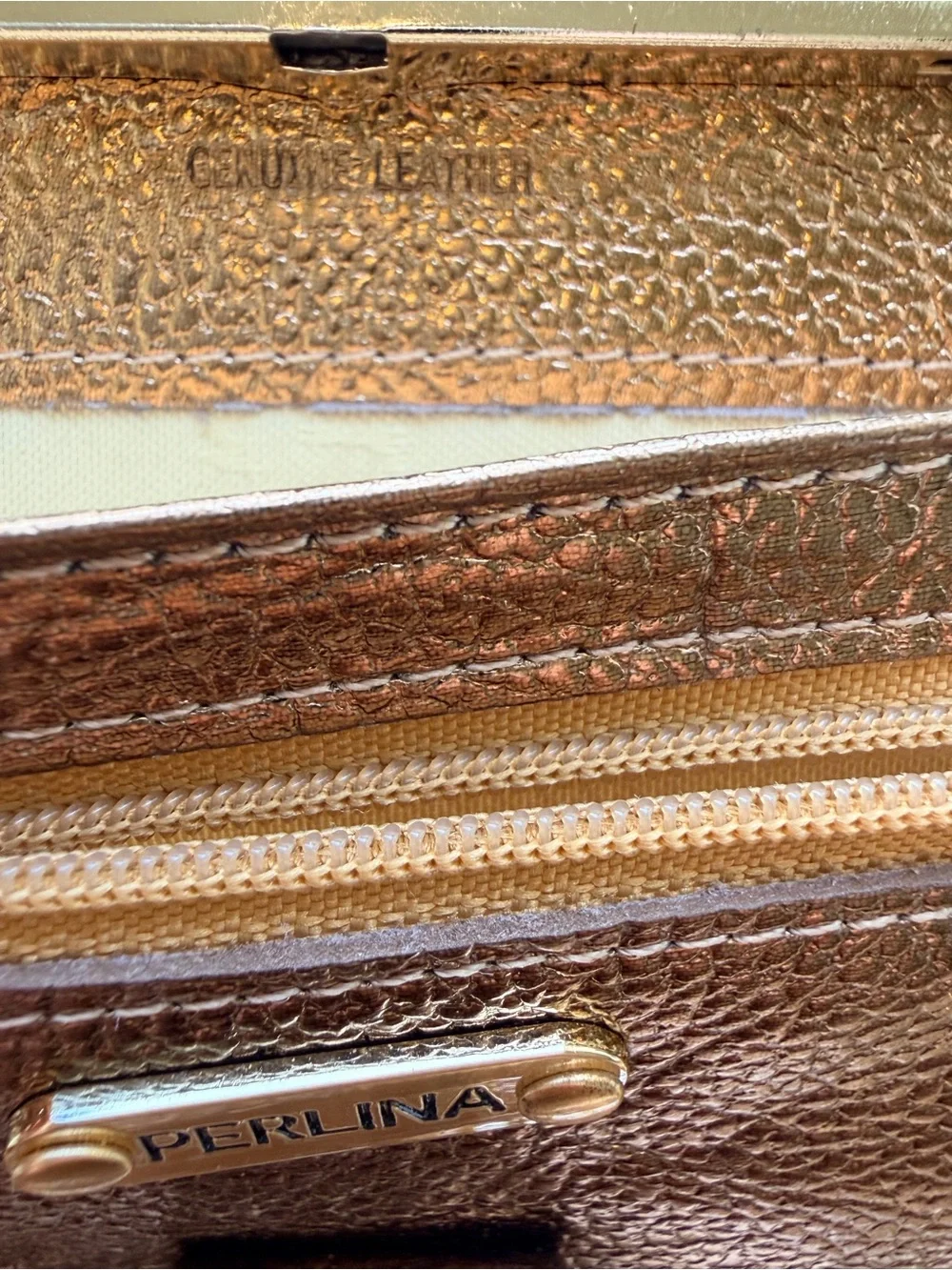 PERLINA Vintage Red Croc-Embossed Clutch Wallet